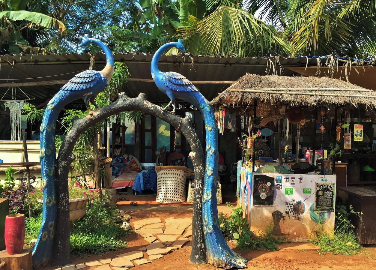 Wonderland Hostel Anjuna Exteriör bild